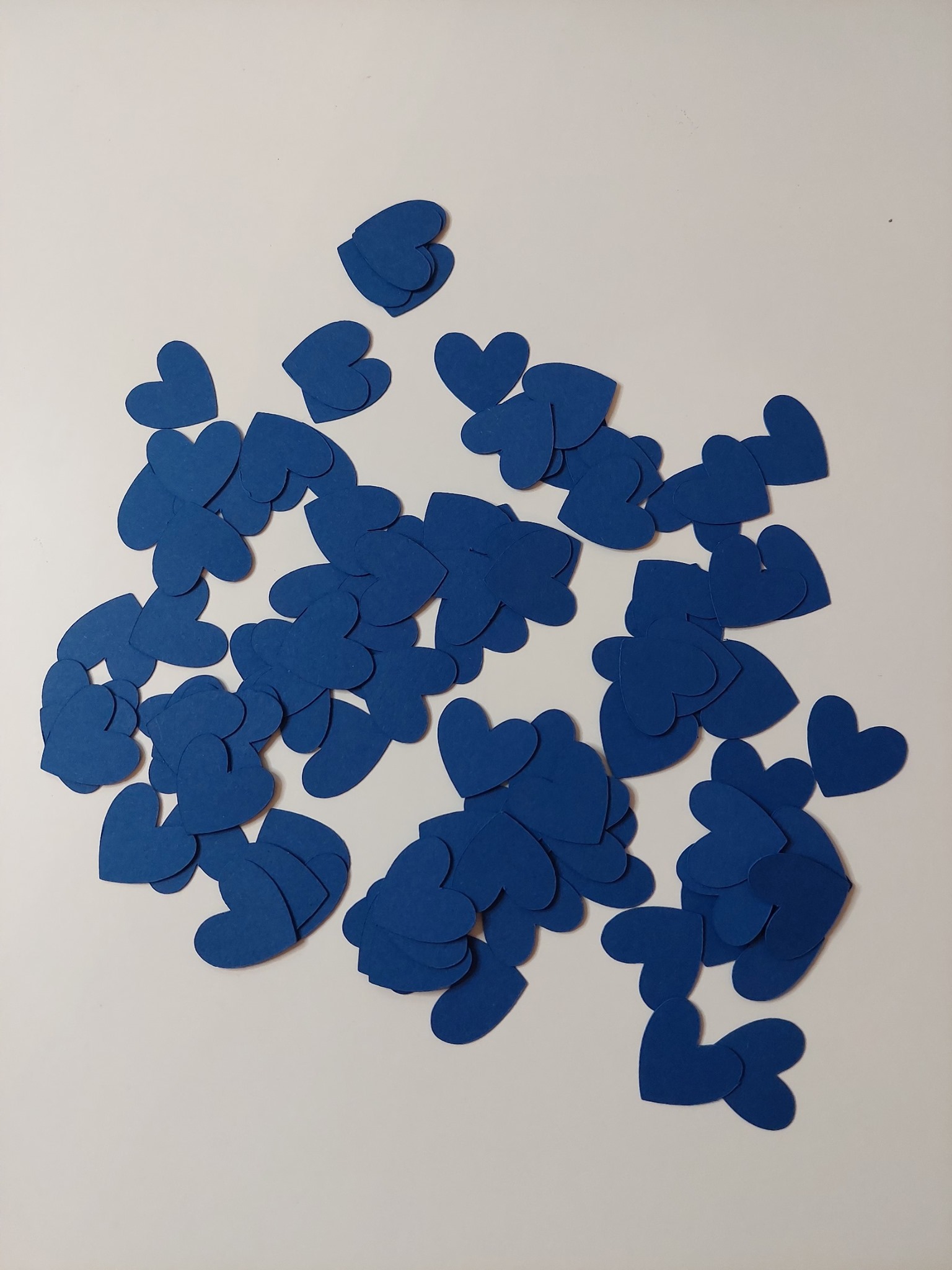 Confettis coeur bleu foncé