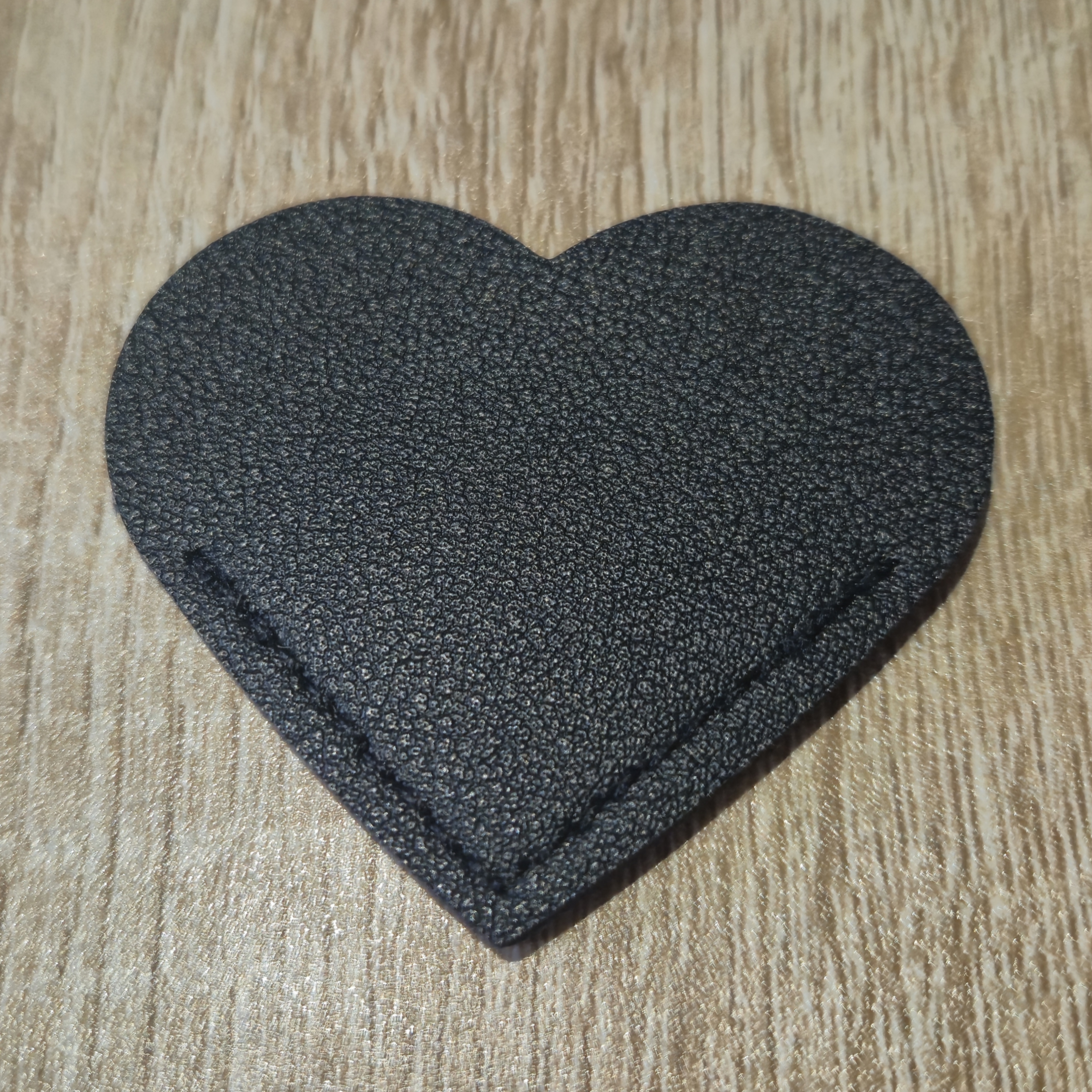 Cœur en similicuir personnalisable noir